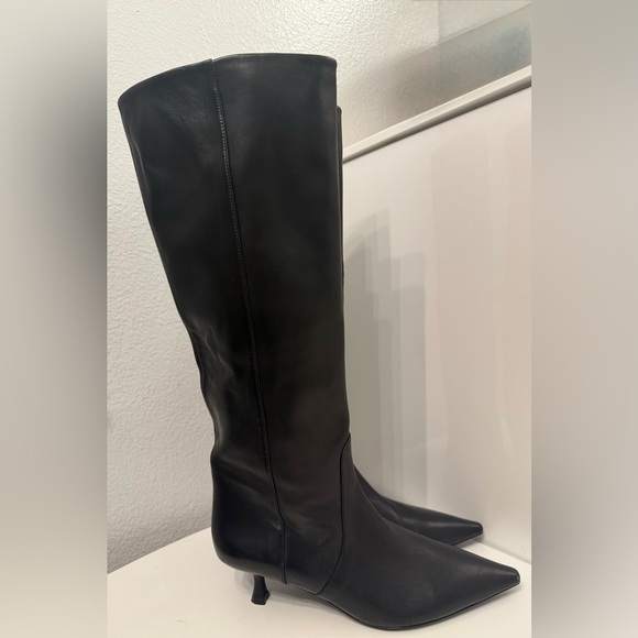 NWOT Stuart Weitzman pointed-toe boots size 9 - Picture 6 of 11